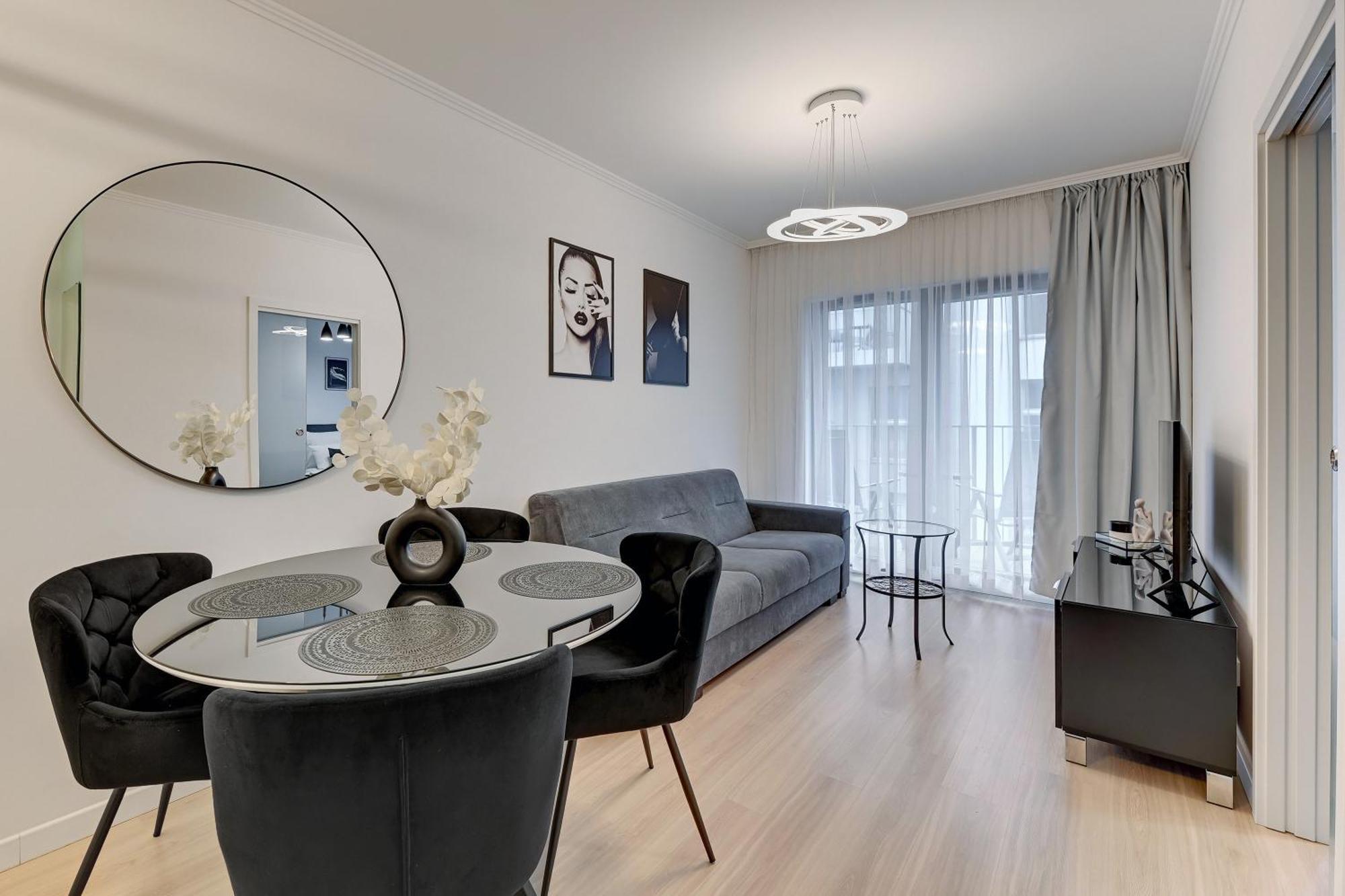 Grano - Pool, Sauna, & Parking By Downtown Apartment *