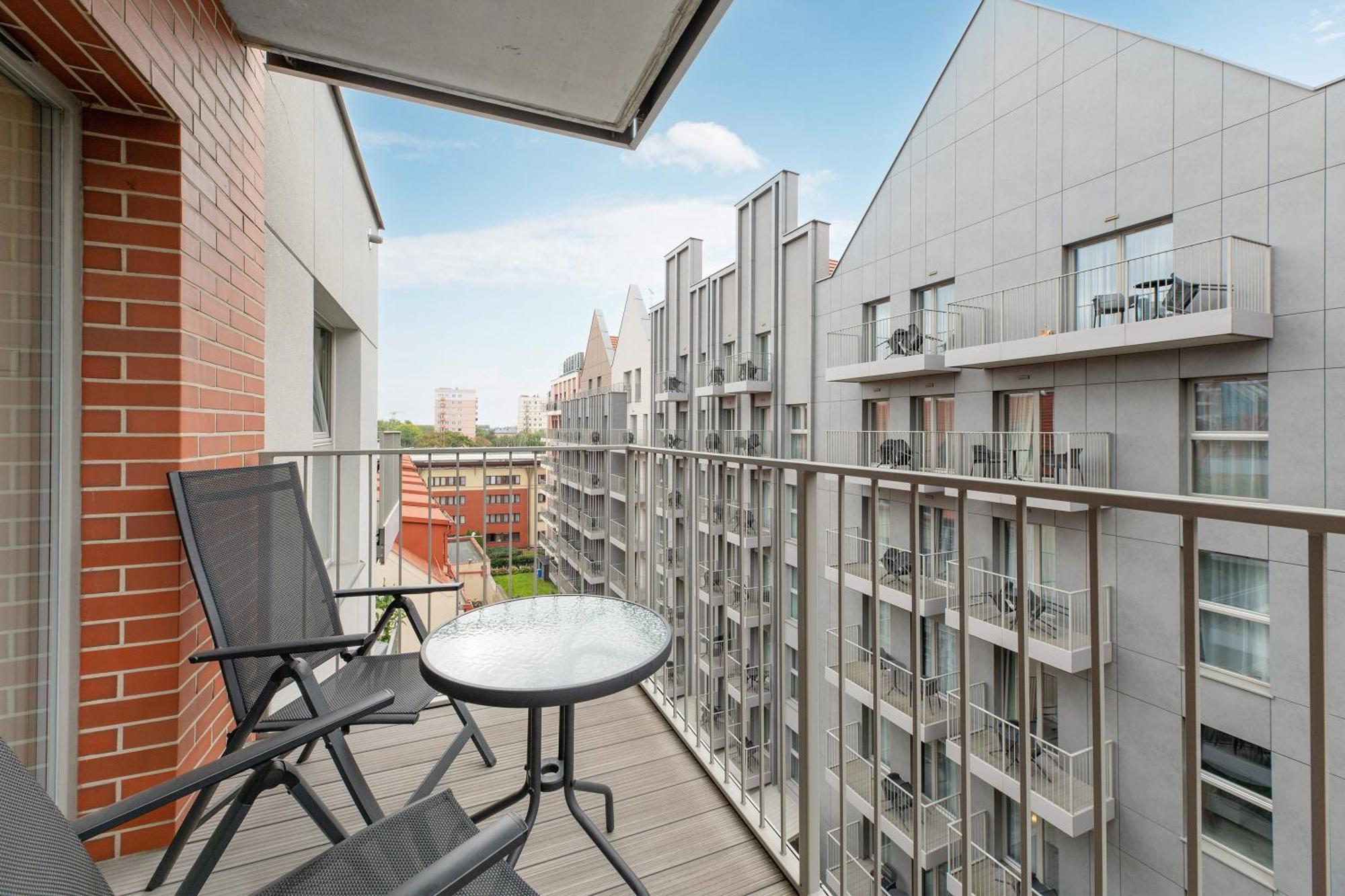 Grano - Pool, Sauna, & Parking By Downtown Apartment